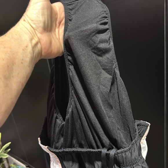 Nike Dri-Fit Running shorts,panty lined,elastic drawstring waist,mesh side panel - Picture 7 of 9